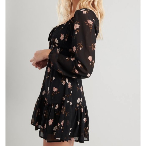 Dynamite tiered dress. Size medium black with floral print - Picture 3 of 6